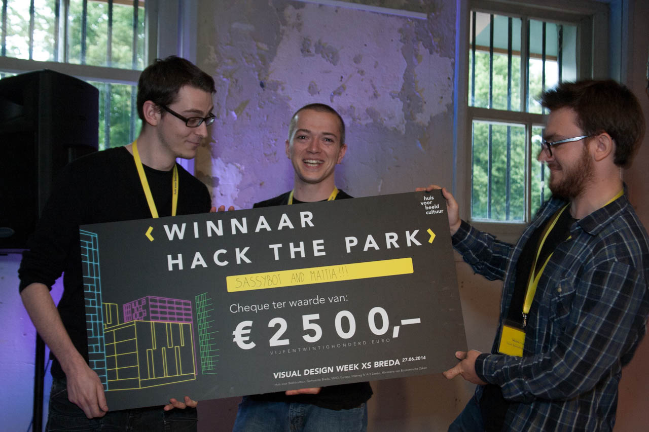 Team SassyBot  & Mattia win 2500 euro in Hack the Park